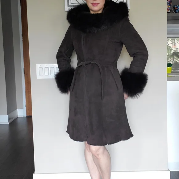 π 4X HOST PICK π π₯NEW π₯ Genuine Shearling Coat with Hood - Picture 3 of 16